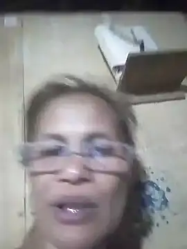 Snapshot of Petite_elise chatting on January 2026 02:11:01 PM Petite elise online show from January 2026 02:11:01 PM