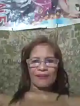 Snapshot of Petite_elise chatting on January 2026 02:21:01 PM Petite elise online show from January 2026 02:21:01 PM