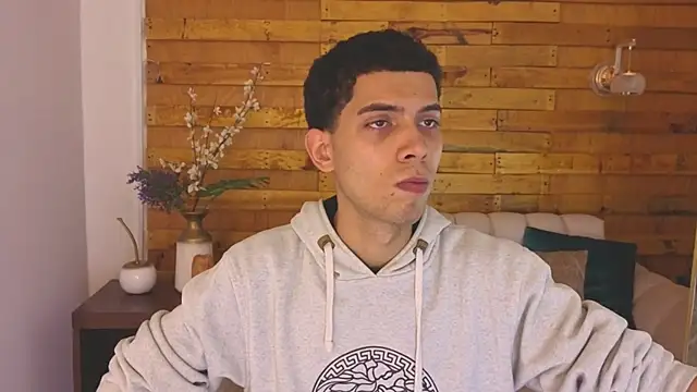 Snapshot of prettyboyy_13 chatting on December 2025 03:12:03 AM prettyboyy 13 online show from December 2025 03:12:03 AM