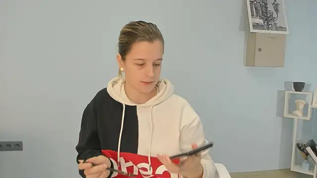 EstellaRank online show from December 2025 06:20:01 AM