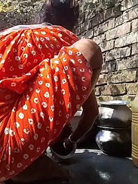 Snapshot of Sweet-rumi chatting on December 2025 06:40:01 AM Sweet-rumi online show from December 2025 06:40:01 AM