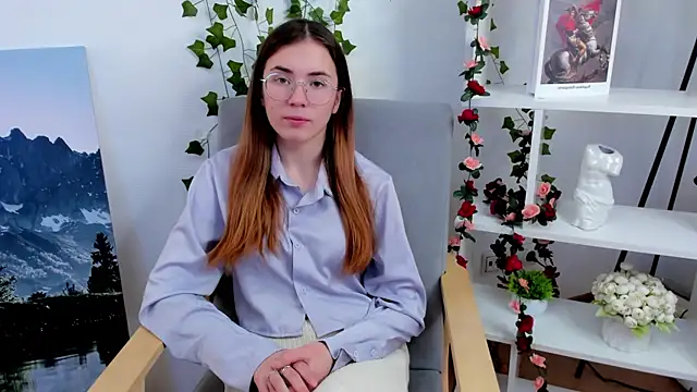 HalleyKeer online show from December 2025 05:45:02 AM