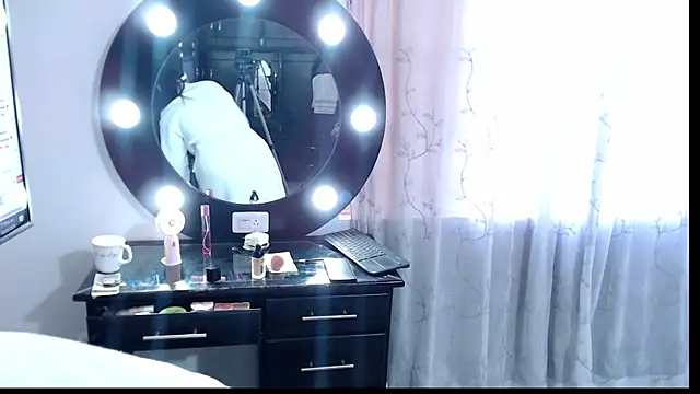 Naomy Mature online show from March 2026 12:10:02 PM