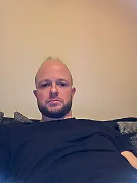 Snapshot of SoftishInflow chatting on December 2025 05:52:01 PM SoftishInflow online show from December 2025 05:52:01 PM