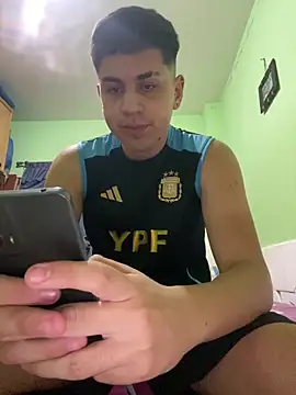 Snapshot of facundoociroo chatting on February 2026 12:36:01 AM facundoociroo online show from February 2026 12:36:01 AM