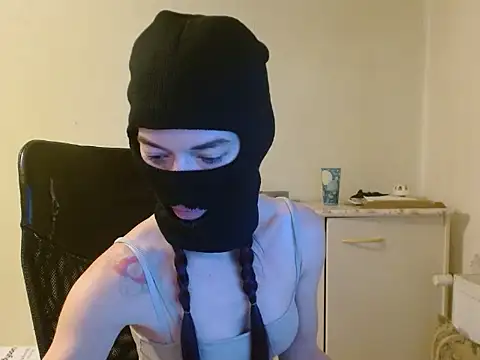 ntrlbdyy online show from December 2025 07:24:01 AM