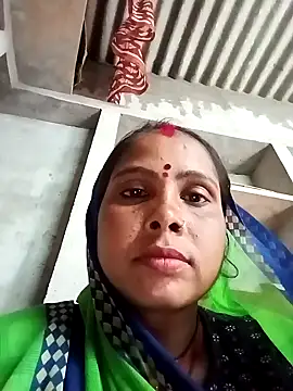 Snapshot of Shreya_pandit chatting on January 2026 03:14:02 PM Shreya pandit online show from January 2026 03:14:02 PM