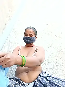 Snapshot of Shreya_pandit chatting on February 2026 11:03:01 AM Shreya pandit online show from February 2026 11:03:01 AM