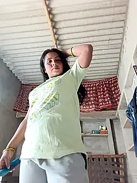 Snapshot of Shreya_pandit chatting on February 2026 05:48:02 AM Shreya pandit online show from February 2026 05:48:02 AM