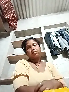 Shreya pandit online show from April 2026 10:18:01 PM