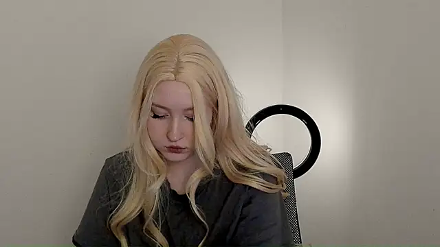 Stella MoonLight online show from December 2025 04:36:01 PM