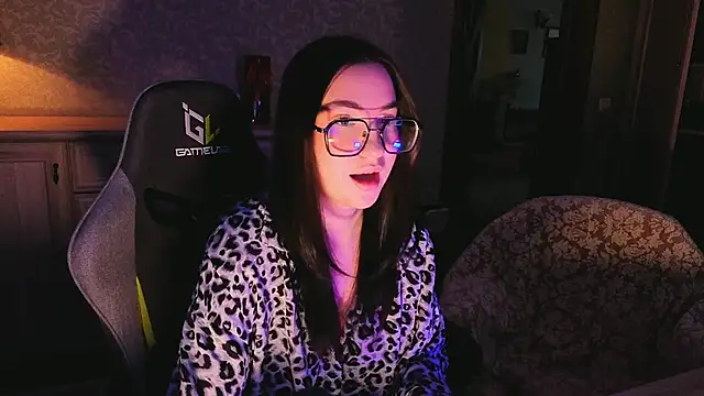 Snapshot of AnneAverry chatting on February 2026 07:57:02 AM AnneAverry online show from February 2026 07:57:02 AM