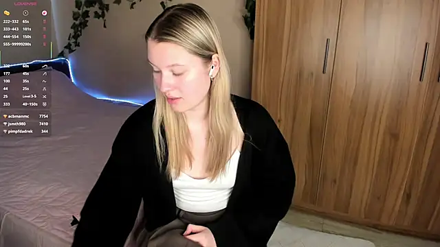 SkyeDavis online show from March 2026 01:06:01 PM