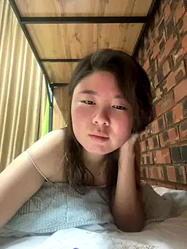 Snapshot of Sarah2127 chatting on December 2025 10:37:02 PM Sarah2127 online show from December 2025 10:37:02 PM