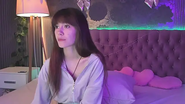 MilanaHotts online show from June 2026 12:37:01 PM