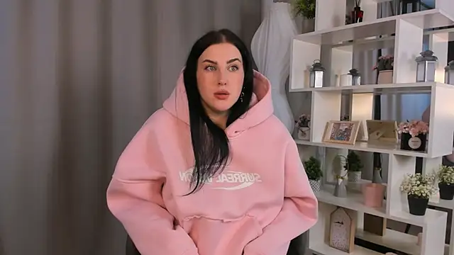 Snapshot of EvonVang chatting on December 2025 01:48:01 PM EvonVang online show from December 2025 01:48:01 PM