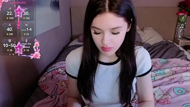 Snapshot of Holly__Bush chatting on February 2026 03:42:02 PM Holly Bush online show from February 2026 03:42:02 PM