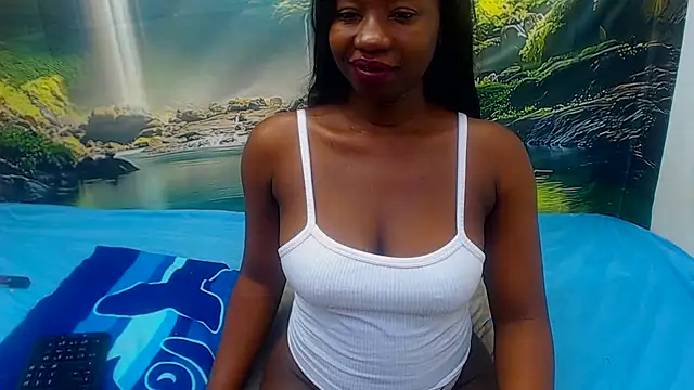 Snapshot of PetiteDiamondxxX chatting on May 2026 04:47:02 PM PetiteDiamondxxX online show from May 2026 04:47:02 PM