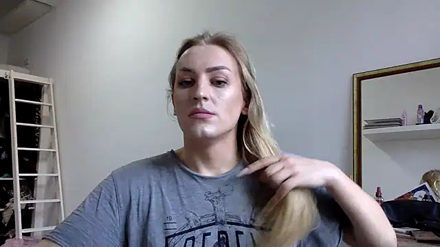 Snapshot of Mileriya chatting on December 2025 01:15:01 PM Mileriya online show from December 2025 01:15:01 PM