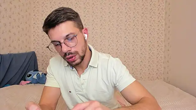 Tony Wolf online show from December 2025 09:43:02 PM