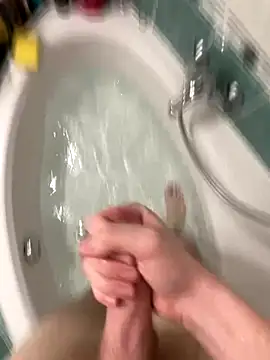 Snapshot of EzioAuditorefirenze chatting on December 2025 08:24:02 PM EzioAuditorefirenze online show from December 2025 08:24:02 PM