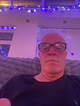 Snapshot of madgaz chatting on December 2025 09:08:02 PM madgaz online show from December 2025 09:08:02 PM