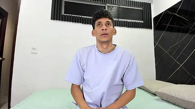 Emer santos online show from February 2026 07:54:02 PM