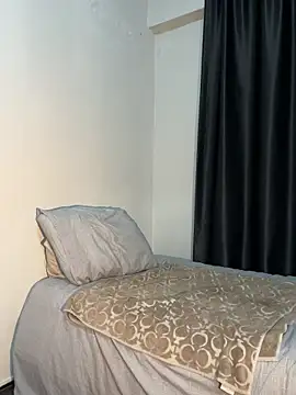 LiaCuti online show from February 2026 11:01:01 PM