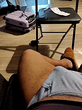 Snapshot of joaquinvaladez chatting on February 2026 03:00:02 PM joaquinvaladez online show from February 2026 03:00:02 PM