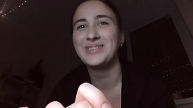 Snapshot of moonhigl chatting on December 2025 06:25:02 PM moonhigl online show from December 2025 06:25:02 PM