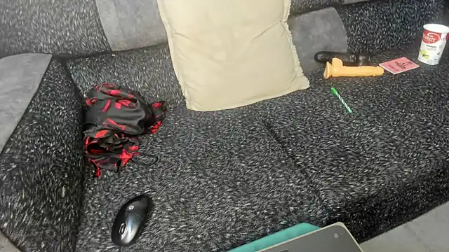 Snapshot of Tshanduk chatting on February 2026 06:28:01 PM Tshanduk online show from February 2026 06:28:01 PM