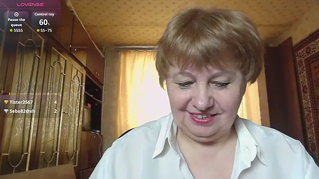 Snapshot of Casey_peach chatting on February 2026 06:56:01 AM Casey peach online show from February 2026 06:56:01 AM