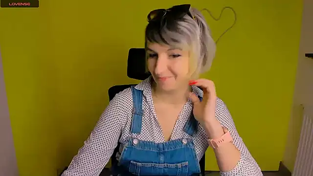 Lana Foxyy online show from April 2026 02:59:01 PM