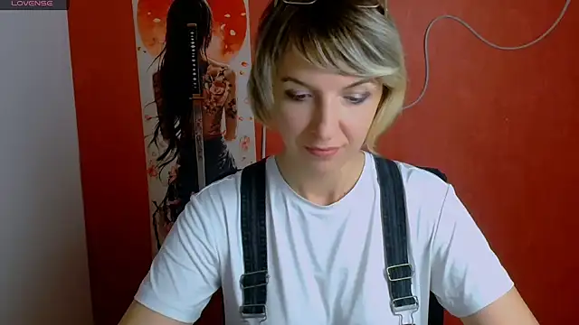 Lana Foxyy online show from May 2026 04:01:02 PM
