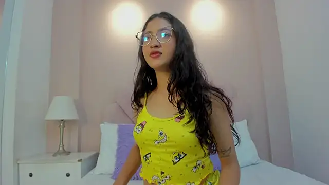 Snapshot of cammirose_ chatting on December 2025 11:17:01 AM cammirose online show from December 2025 11:17:01 AM