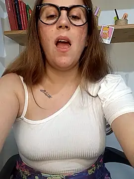 Snapshot of SofiEsteves chatting on January 2026 05:07:02 PM SofiEsteves online show from January 2026 05:07:02 PM