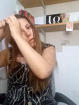 Snapshot of SofiEsteves chatting on February 2026 04:17:01 PM SofiEsteves online show from February 2026 04:17:01 PM