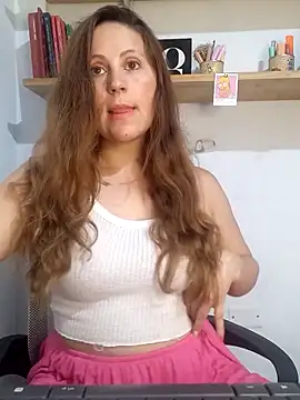 Snapshot of SofiEsteves chatting on February 2026 03:43:01 PM SofiEsteves online show from February 2026 03:43:01 PM