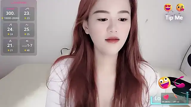 Snapshot of Amireux-8 chatting on June 2026 03:01:02 AM Amireux-8 online show from June 2026 03:01:02 AM
