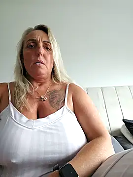 theblondecocklover online show from May 2026 07:09:02 PM