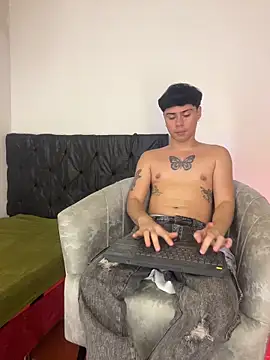 Snapshot of ITHAN_DREAMBOY chatting on February 2026 09:01:01 PM ITHAN DREAMBOY online show from February 2026 09:01:01 PM