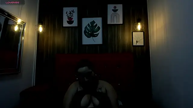 meggancurvy online show from February 2026 08:12:01 PM