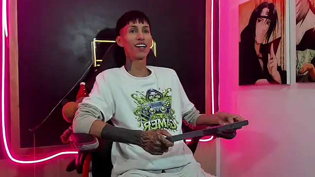 Snapshot of Daniel_Deluc77 chatting on December 2025 12:22:02 PM Daniel Deluc77 online show from December 2025 12:22:02 PM