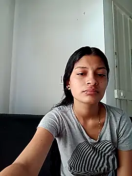 Snapshot of Mei_and_Gaby chatting on February 2026 05:11:02 PM Mei and Gaby online show from February 2026 05:11:02 PM