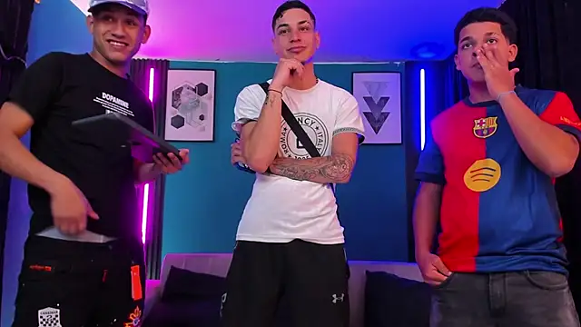 Oficial KingOfHeavens online show from April 2026 07:55:01 PM