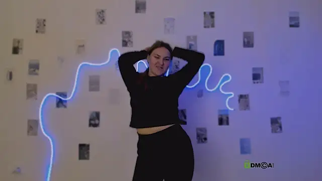 dina bloom  online show from February 2026 08:35:01 PM