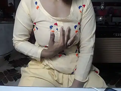 surbhi01 online show from May 2026 07:06:02 AM