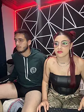 Snapshot of Makenzy_darly chatting on December 2025 04:40:01 AM Makenzy darly online show from December 2025 04:40:01 AM