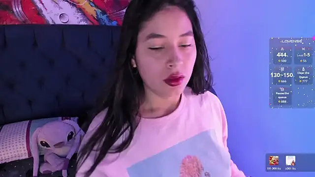 Snapshot of Violet_Blazee chatting on December 2025 10:22:02 AM Violet Blazee online show from December 2025 10:22:02 AM