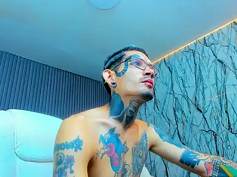Boy tatto77 online show from February 2026 04:47:02 PM
